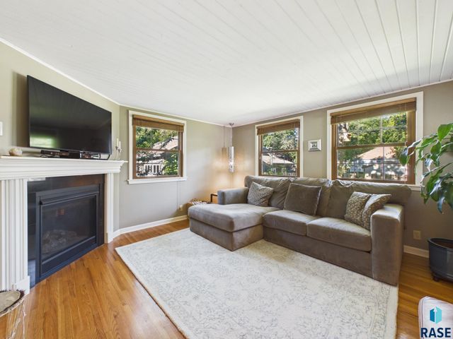 2305 S Main Ave Avenue, Sioux Falls, SD 57105