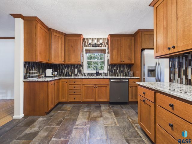 2305 S Main Ave Avenue, Sioux Falls, SD 57105