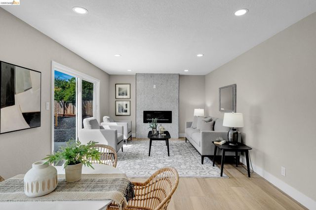 3672 Glacier Ct, Pleasanton, CA 94588