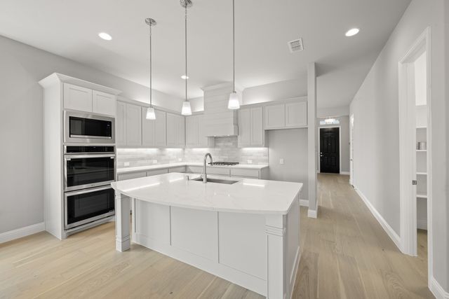 1616 Olympia Avenue, Corinth, TX 76208