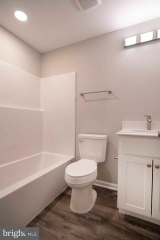 31 DUCK ST W, Front Royal, VA 22630