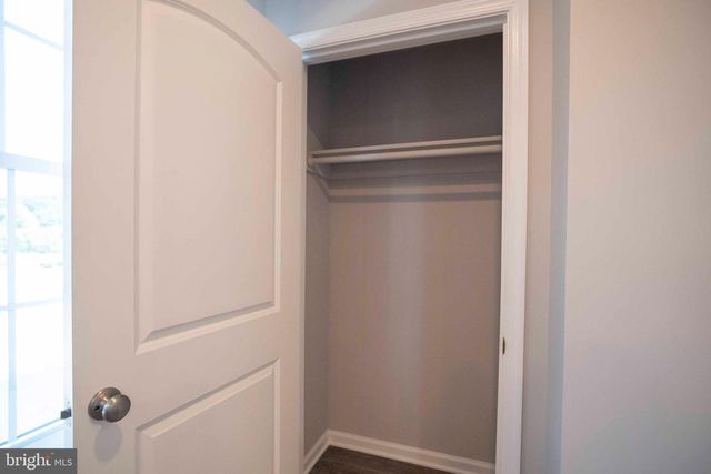 31 DUCK ST W, Front Royal, VA 22630