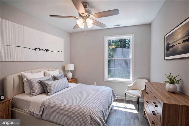 31 DUCK ST W, Front Royal, VA 22630