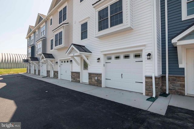 31 DUCK ST W, Front Royal, VA 22630