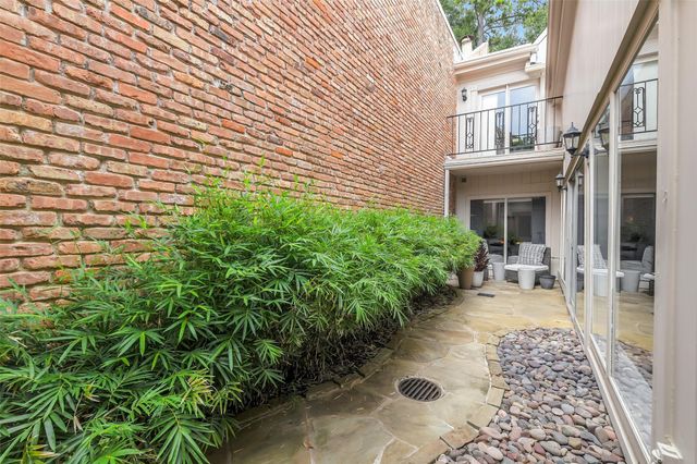 9454 Briar Forest Drive, Houston, TX 77063