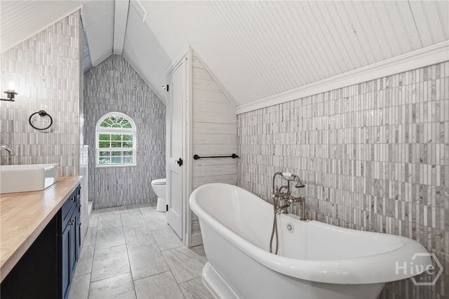 326 E 53rd Street, Savannah, GA 31405