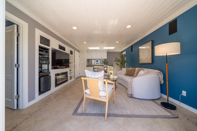 4120 Court Drive, Santa Cruz, CA 95062