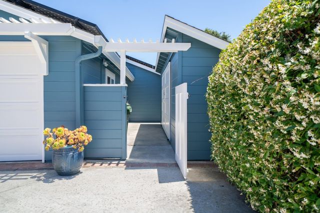 4120 Court Drive, Santa Cruz, CA 95062