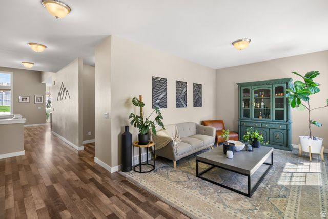 1437 E HOLLYHOCK CT, Layton, UT 84040