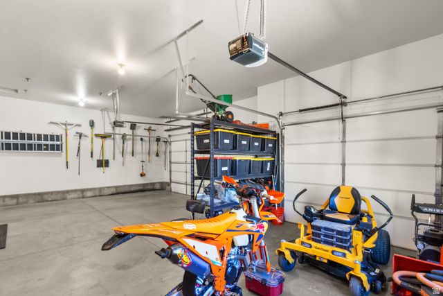 1437 E HOLLYHOCK CT, Layton, UT 84040