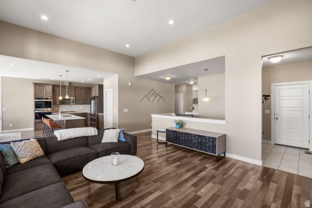 1437 E HOLLYHOCK CT, Layton, UT 84040