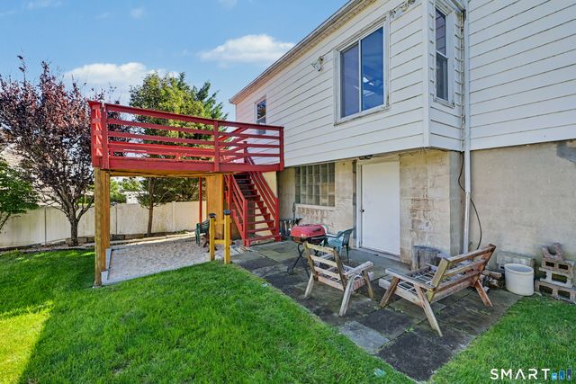 90 Rockledge Drive, Stamford, CT 06902