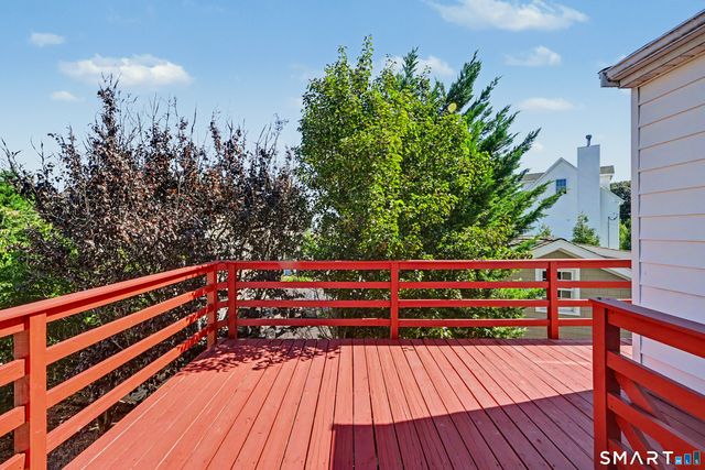 90 Rockledge Drive, Stamford, CT 06902