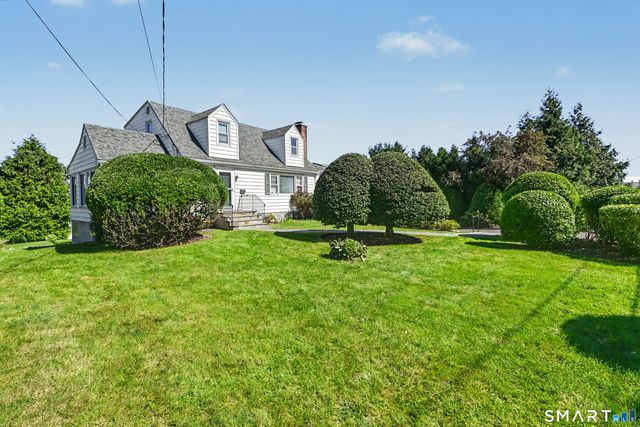 90 Rockledge Drive, Stamford, CT 06902
