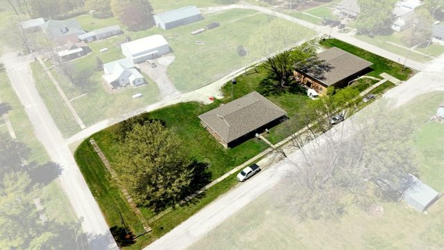 206 and 212 NW Walnut Street, Bridgewater, IA 50837