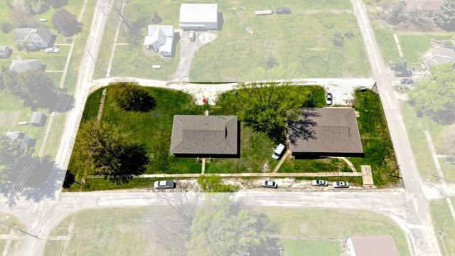 206 and 212 NW Walnut Street, Bridgewater, IA 50837