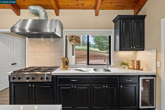 1000 Froyd Rd, Concord, CA 94521