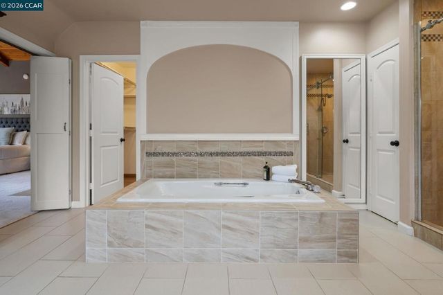 1000 Froyd Rd, Concord, CA 94521