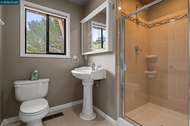 1000 Froyd Rd, Concord, CA 94521