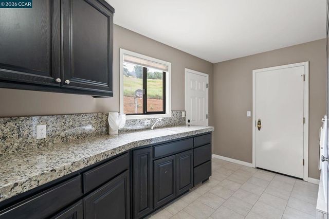 1000 Froyd Rd, Concord, CA 94521