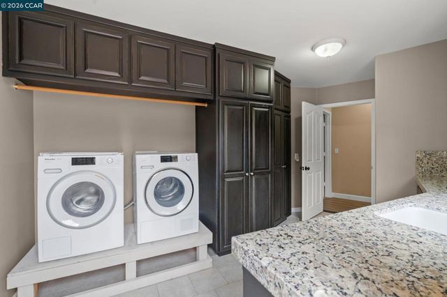 1000 Froyd Rd, Concord, CA 94521