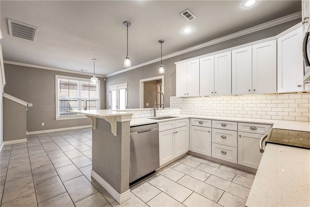 1615 Park Street, Lowell, AR 72745