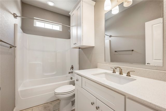 1615 Park Street, Lowell, AR 72745