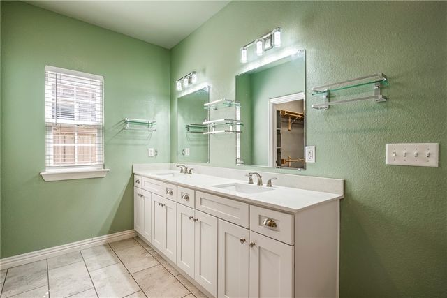 1615 Park Street, Lowell, AR 72745