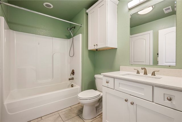 1615 Park Street, Lowell, AR 72745