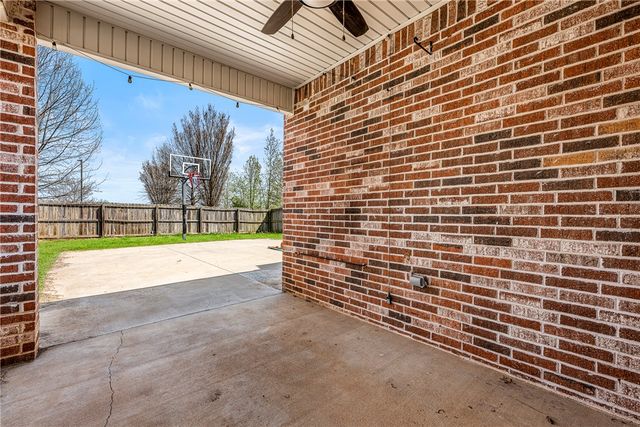 1615 Park Street, Lowell, AR 72745