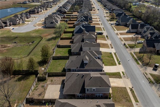 1615 Park Street, Lowell, AR 72745