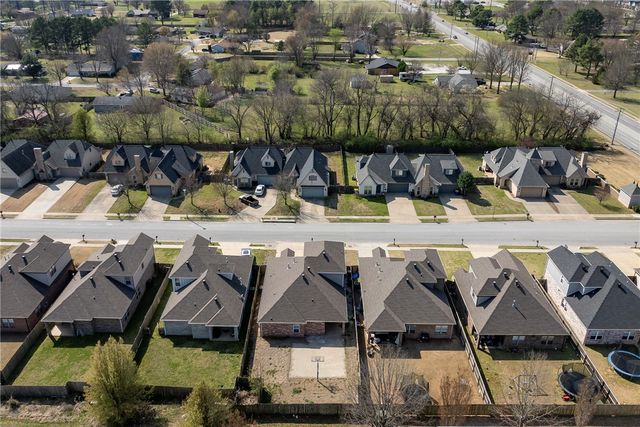 1615 Park Street, Lowell, AR 72745