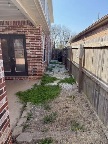 1615 Park Street, Lowell, AR 72745