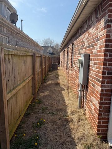 1615 Park Street, Lowell, AR 72745