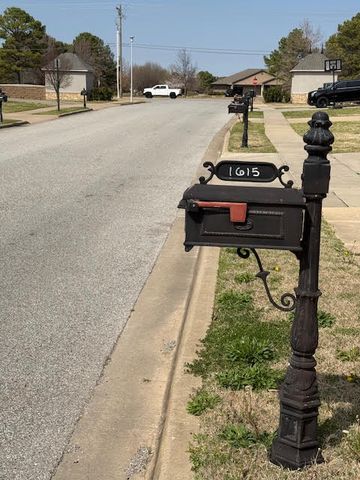 1615 Park Street, Lowell, AR 72745