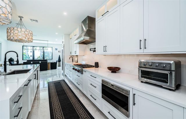 218 SYDNEY LANE, Redington Shores, FL 33708