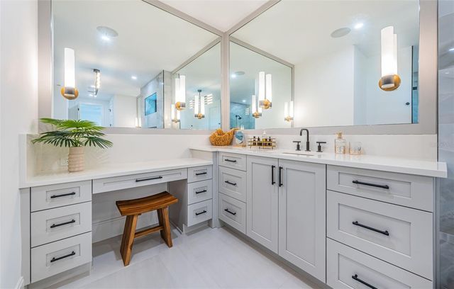 218 SYDNEY LANE, Redington Shores, FL 33708