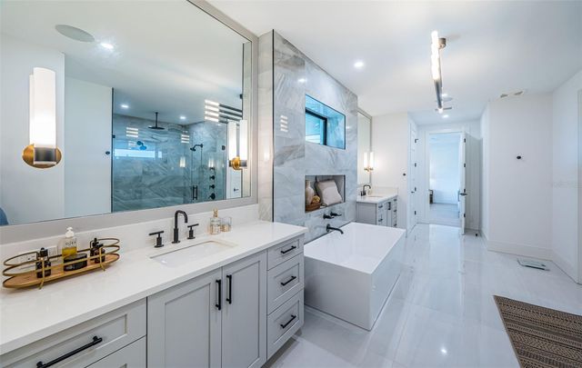 218 SYDNEY LANE, Redington Shores, FL 33708