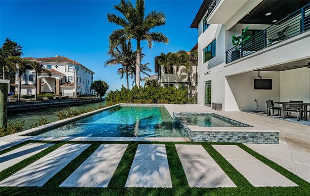 218 SYDNEY LANE, Redington Shores, FL 33708