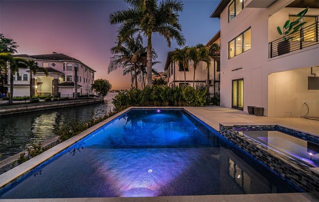 218 SYDNEY LANE, Redington Shores, FL 33708