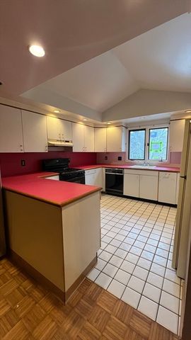 50 Head Of The Bay Rd, Bourne, MA 02532