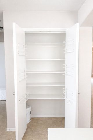 1614 Wooded Acres Drive, Humble, TX 77396