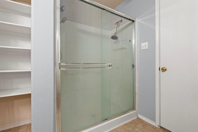 1614 Wooded Acres Drive, Humble, TX 77396