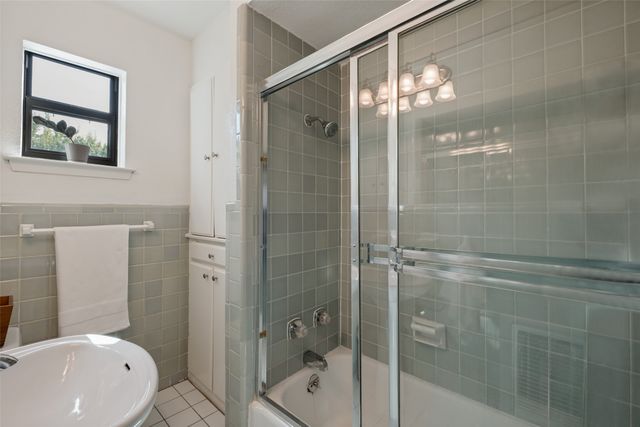 4916 N Hall Street, Dallas, TX 75235