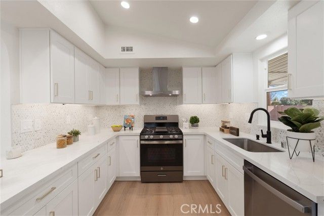 2022 W Spruce, Orange, CA 92868