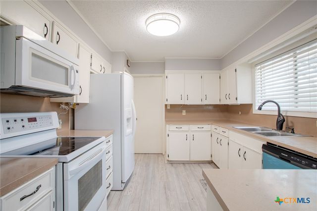 503 Sherwood Drive, Victoria, TX 77901