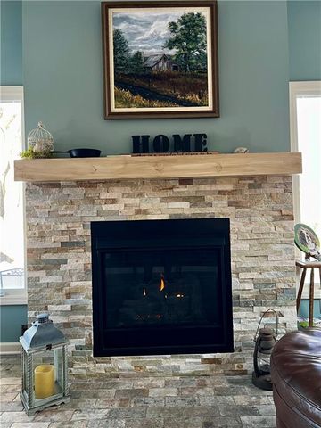 8987 Oak Country Lane, De Soto, KS 66018