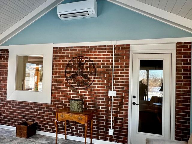 8987 Oak Country Lane, De Soto, KS 66018