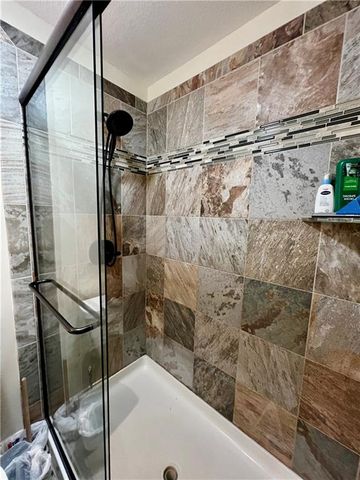 8987 Oak Country Lane, De Soto, KS 66018