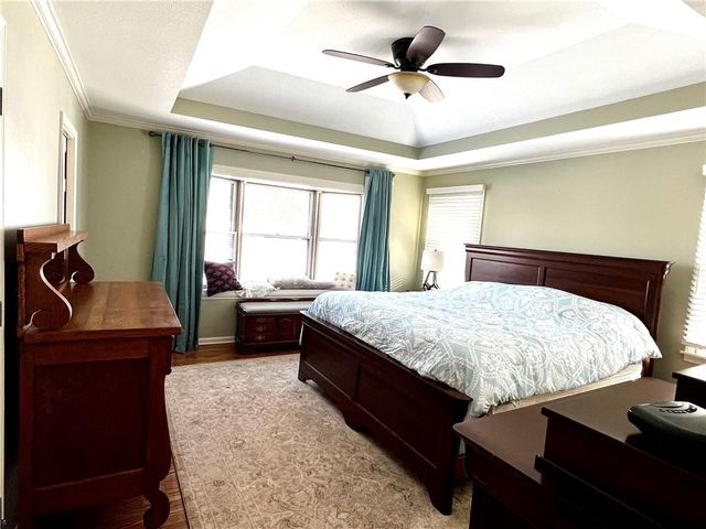 8987 Oak Country Lane, De Soto, KS 66018